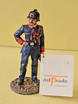 The rare series - a metal figurine of a Spanish firefighter from 2003, signed, made by Del 
