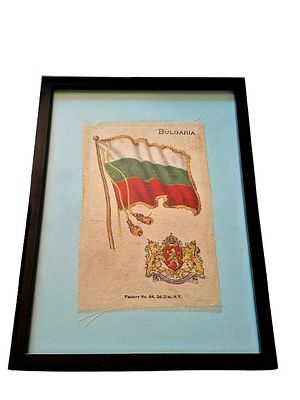 Antique Tobacco Felt Insert depicting the flag of Bulgaria. It was manufactured by Factory No. 