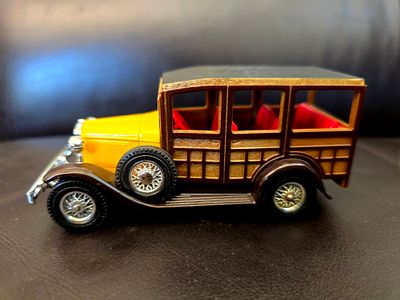 A 1930 Matchbox Models of Yesteryear Y-21 diecast model featuring a Ford Model A. Length about 10 cm.