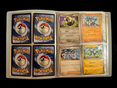 Collection of original Pokemon cards in an album - total of 120 cards. In perfect condition - 