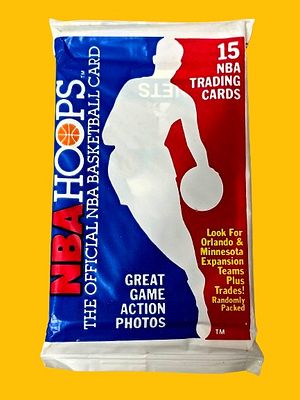 נדיר - חבילת קלפי אספנות של ה-NBA מסדרת NBA Hoops מהעונה ההיסטורית של 1989/1990. החבילה מכילה 15 