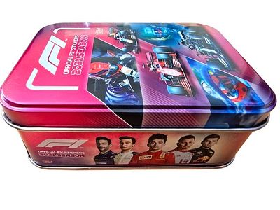 מארז קופסת מתכת (Collector's Tin) איכותי של מדבקות פורמולה 1 הרשמיות לעונת 2021 המיוצר על ידי 