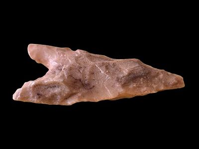Arrowhead from the Neolithic period, 8,000 to 11,000 years ago. Country of origin - Sahara 