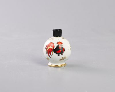 Флакон для духов "Петушки". Фарфор, роспись, разделка золотом, h-5,5 см., автор рисунка А.В. 