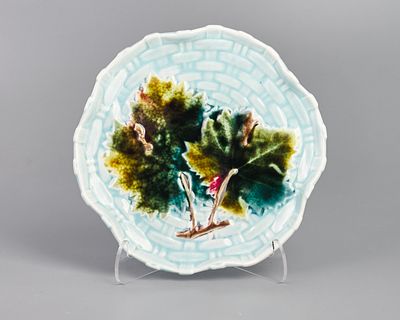 Тарелка декоративная "Виноградные листья". Майолика, цветные глазури, с фигурным краем, d-17,3 