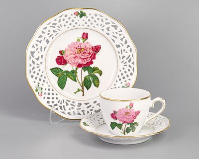 Чайно-кофейная пара и декоративная тарелка "Роза". Фарфор, деколь, позолота, с прорезным бортом 