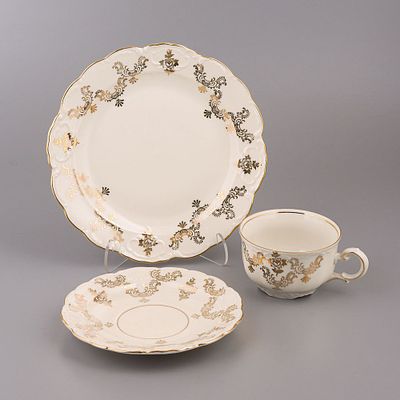 Чайная тройка "Золотые гирлянды с розой". Фарфор, разделка золотом, с рельефом, h-5 см., d-15 