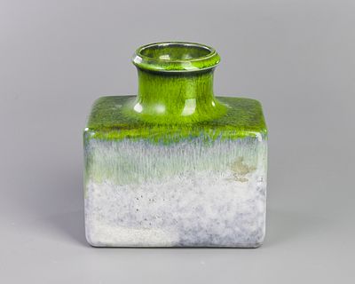 Ваза декоративная интерьерная. Обливная керамика, h-15 см., 14х9 см., Зап. Европа, Германия? 