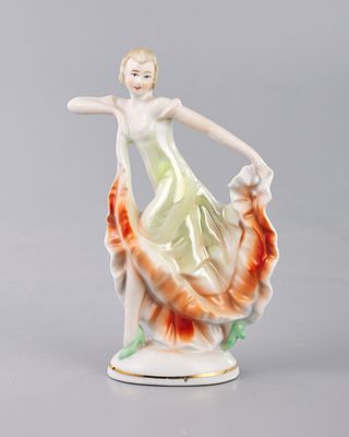 Фигура "Танцовщица". Фарфор, роспись, крытье, люстр, позолота, h-16 см., Германия, 2-я пол. 20 