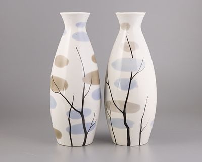 Вазы парные "Осень" (2 шт.). Фарфор, роспись, h-28 см., СССР, ЛЗФИ, 1950-е гг. 
Сохранность: 