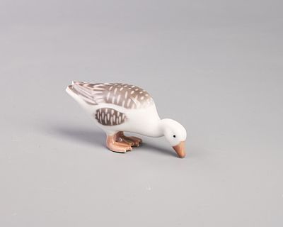 Фигурка "Гусенок". Фарфор, роспись, l-8.5 см., Дания, Копенгаген, 1970-1983 гг. 
Сохранность: 