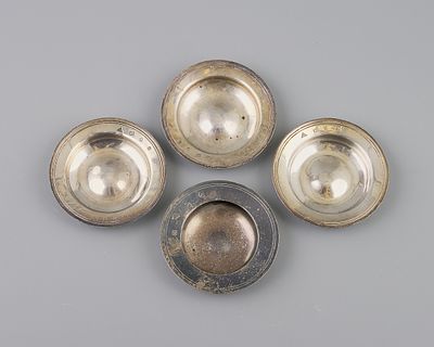 Блюдца (4 шт.). Серебро 925, общ. вес - 188,78 гр., d-8,3 см., гладкие, Англия, Лондон, 1966 