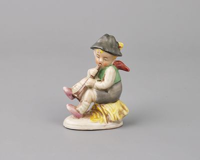 Фигура "Мальчик с дудочкой". Фарфор, роспись, h-9 см., Германия, сер. 20 века. 
Сохранность: 