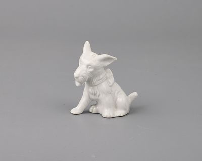 Фигура "Щенок с бантиком". Фарфор белый, h-6.8 см., Германия, Тюрингия, Wagner&amp;Apel 