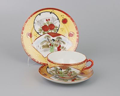 Чайная тройка "Гейши". Фарфор, роспись, крытье желтой краской, разделка золотом, h-5 см., d-13,7 