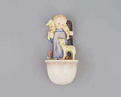 Кропильница для святой воды "Пастушка". Фаянс, роспись, h-13,5 см., Германия, "Goebel", 1930-е 