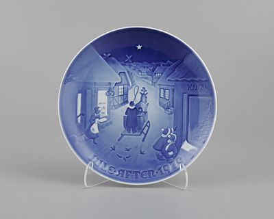 Тарелка декоративная "Снежное рождество". Фарфор, роспись подглазурная, d-18 см., Дания 