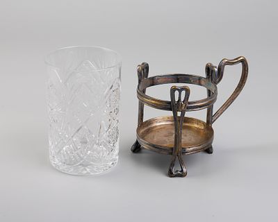 Подстаканник со стаканом в стиле "Модерн". Металл, серебрение, h-9 см., d-7,2 см., Польша 