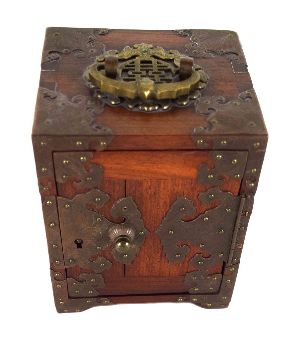 Lot 151A: Oriental Jewelry Cabinet