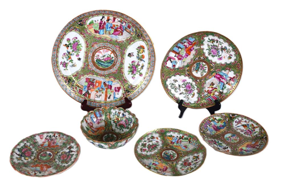 Lot 182: Rose Medallion Lot
