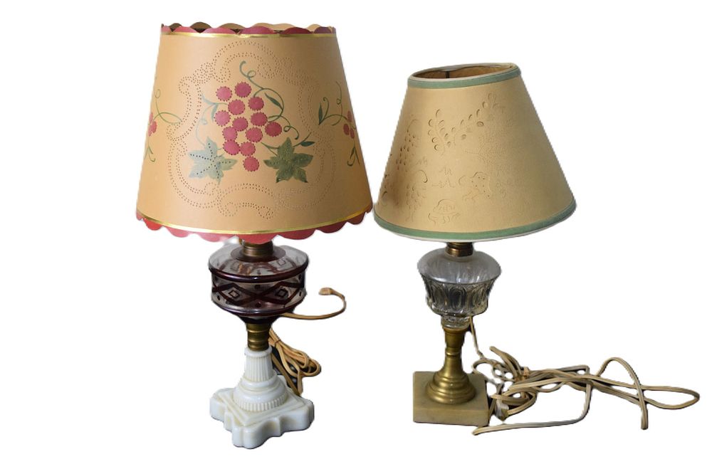 Lot 198: Two Sandwich Table Lamps