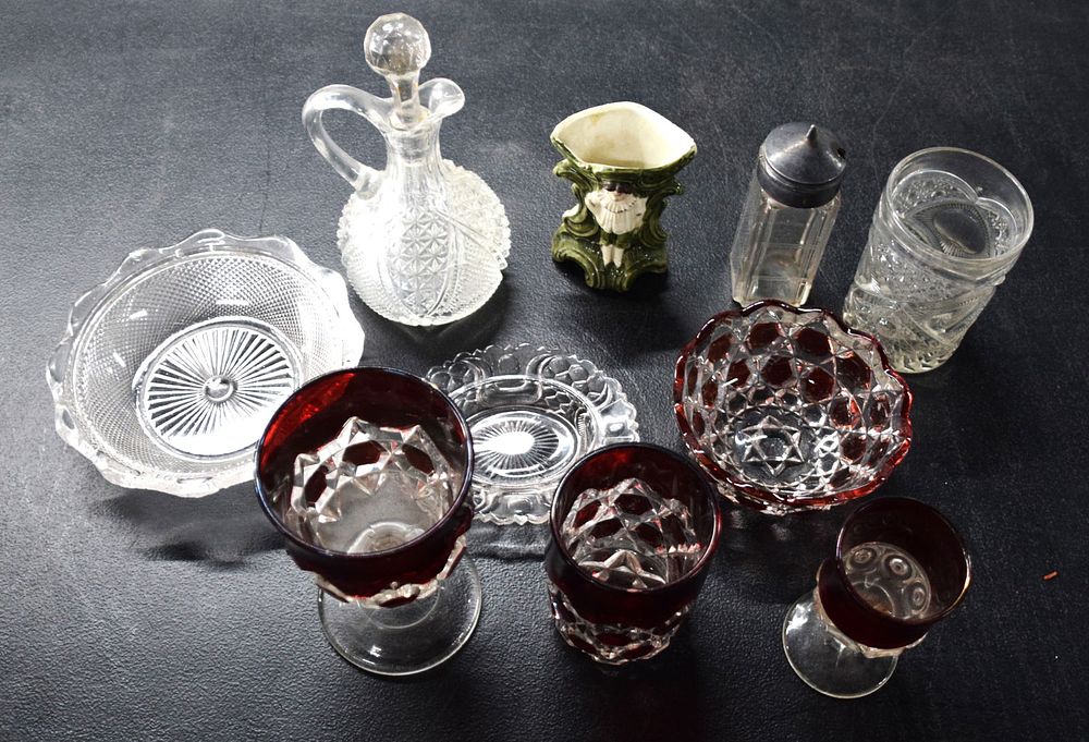 Lot 138: Glass Lot