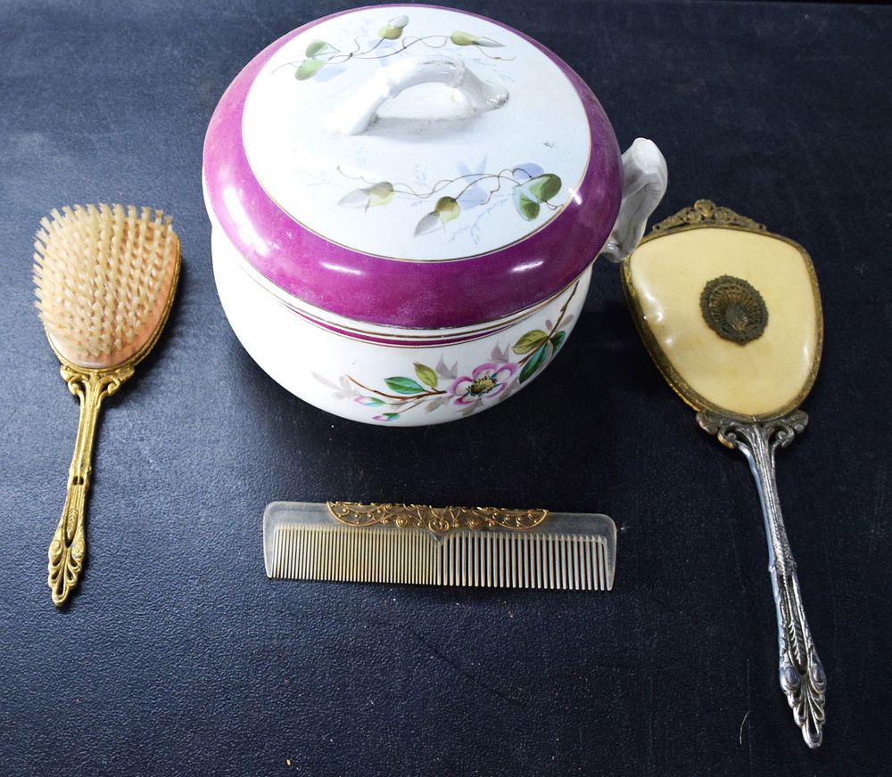 Lot 143: Four Piece Lot