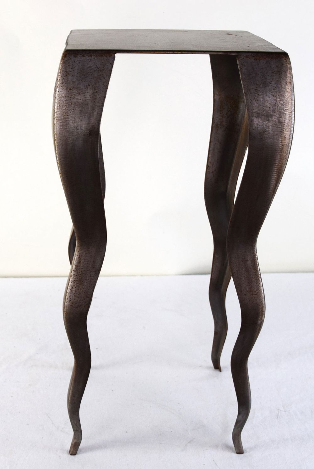 Lot 165: Mid Century Stand