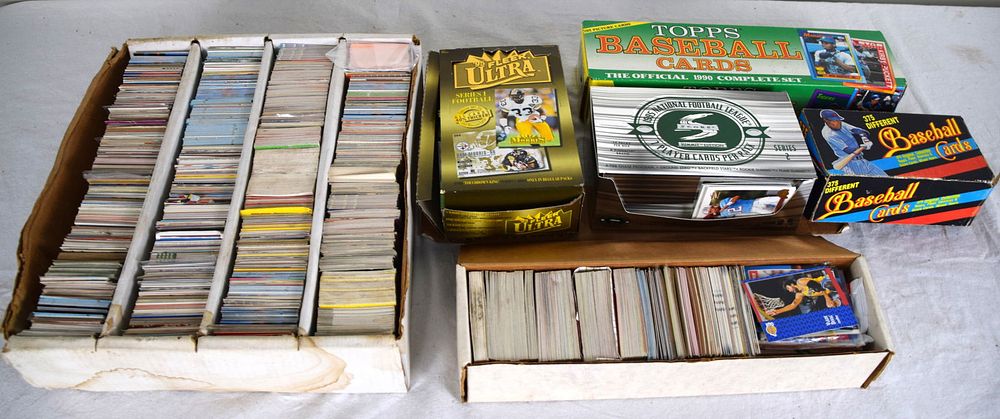 Lot 168: Collection of Football Cards