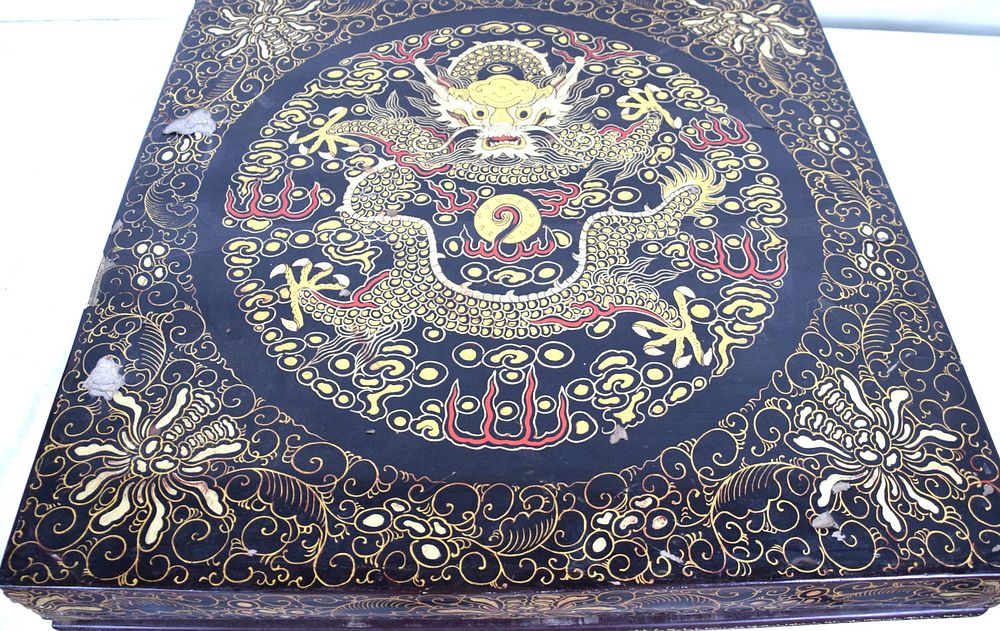 Lot 170: Asian Artist  Box