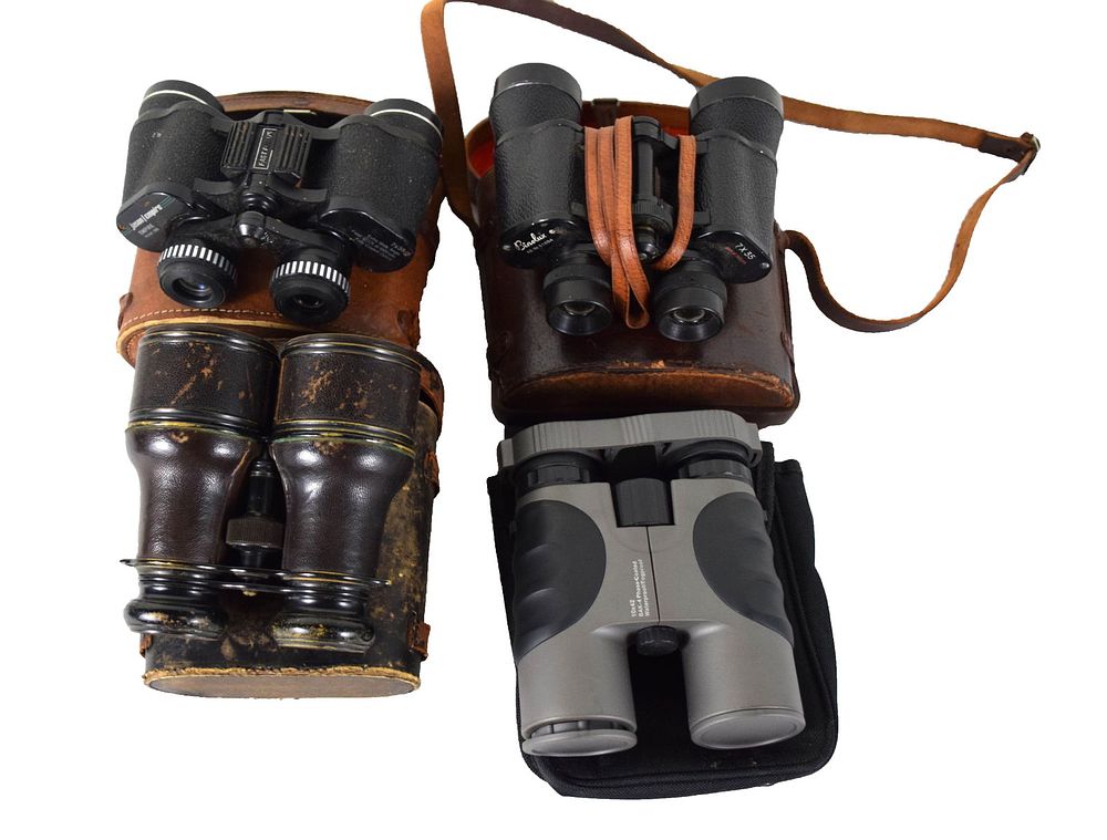 Lot 225: 4 Binoculars