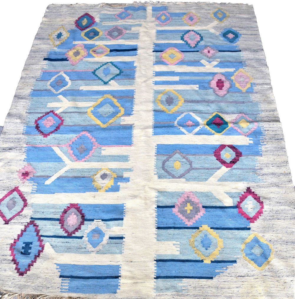 Lot 271: Dhurrie Rug