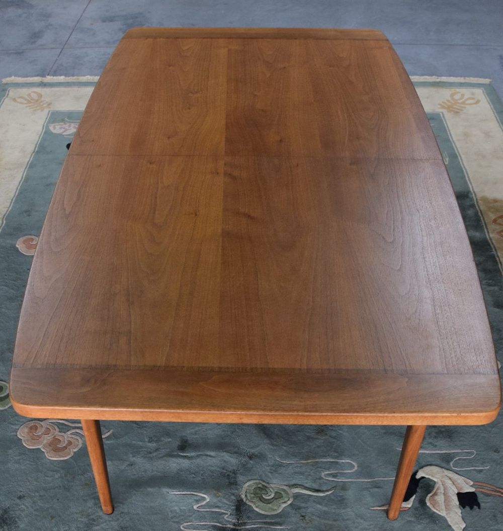 Lot 25: Mid-century Dinning Table