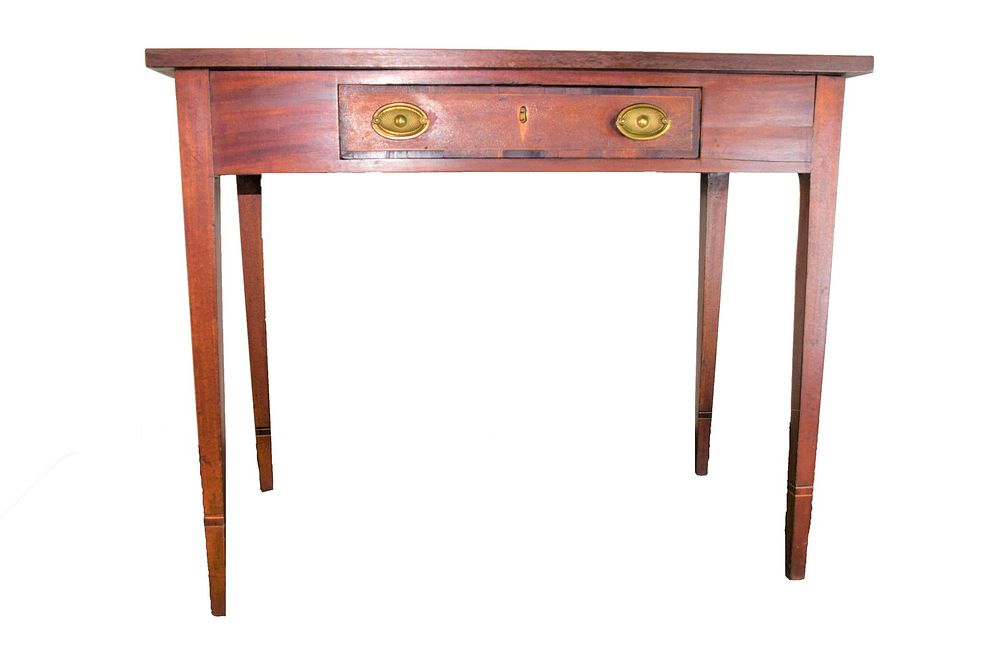 Lot 81: NH Hepplewhite Side Table