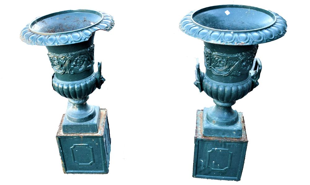 Lot 92: Pair of Garden Urns