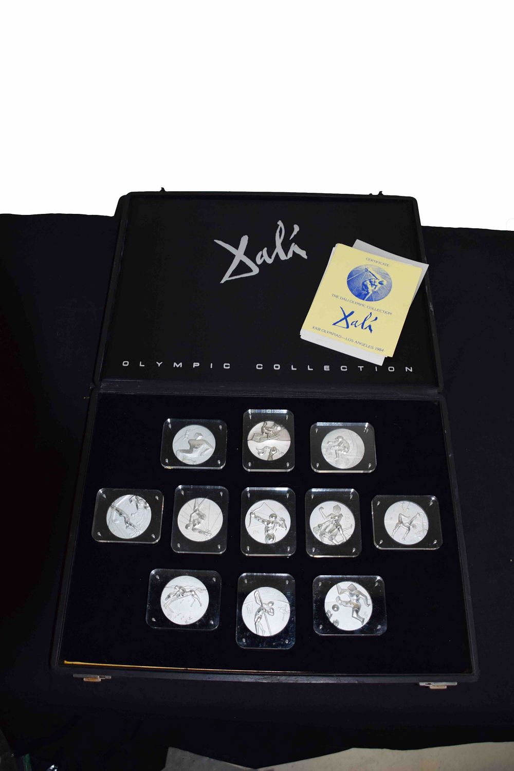 Lot 174: Dali Olympic Silver Coin Set