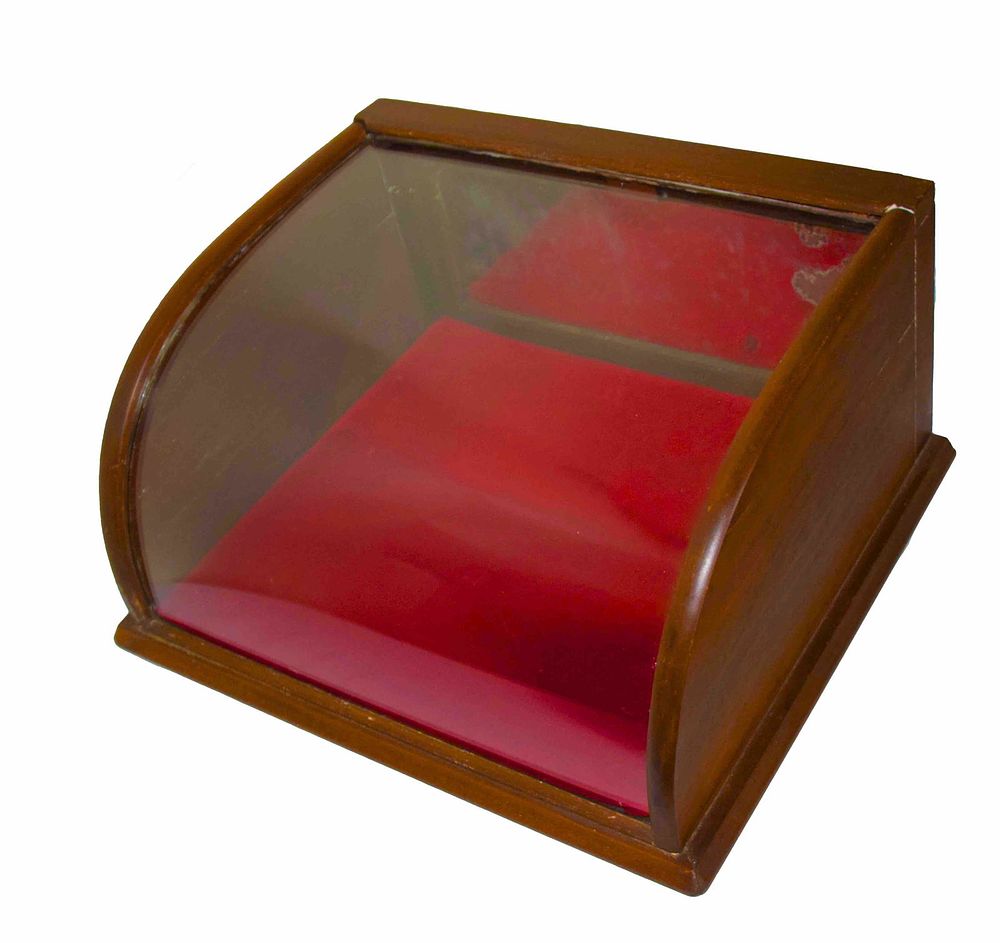 Lot 144: Display Jewelry Cabinet