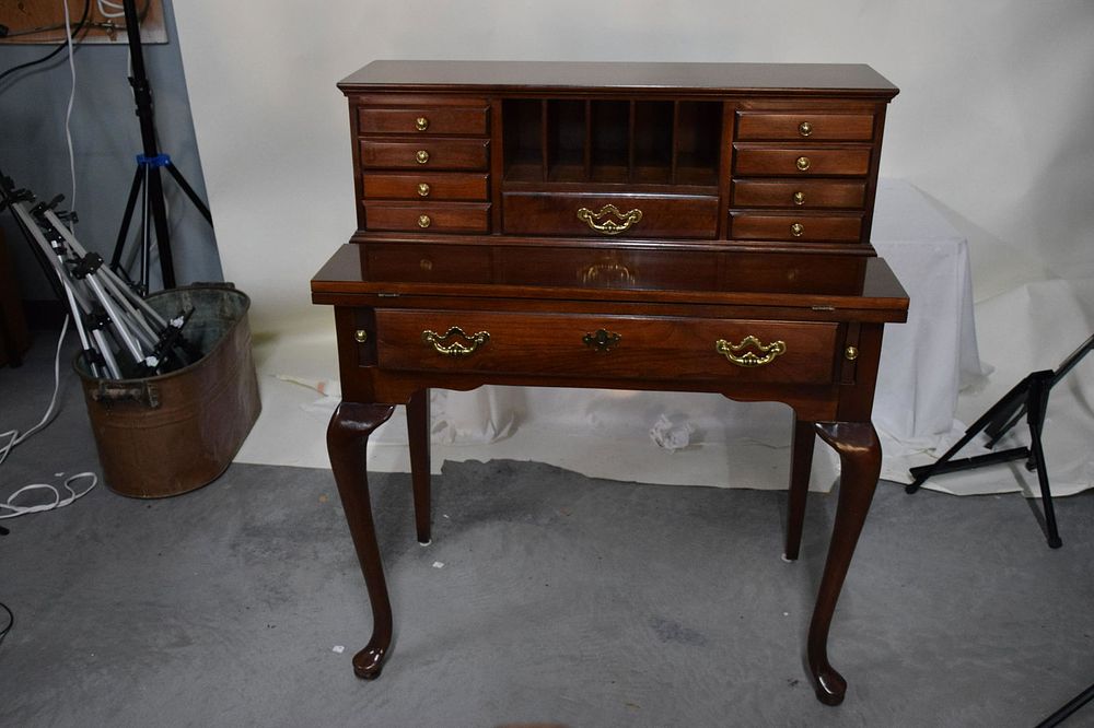Lot 217: Lady's Secretary
