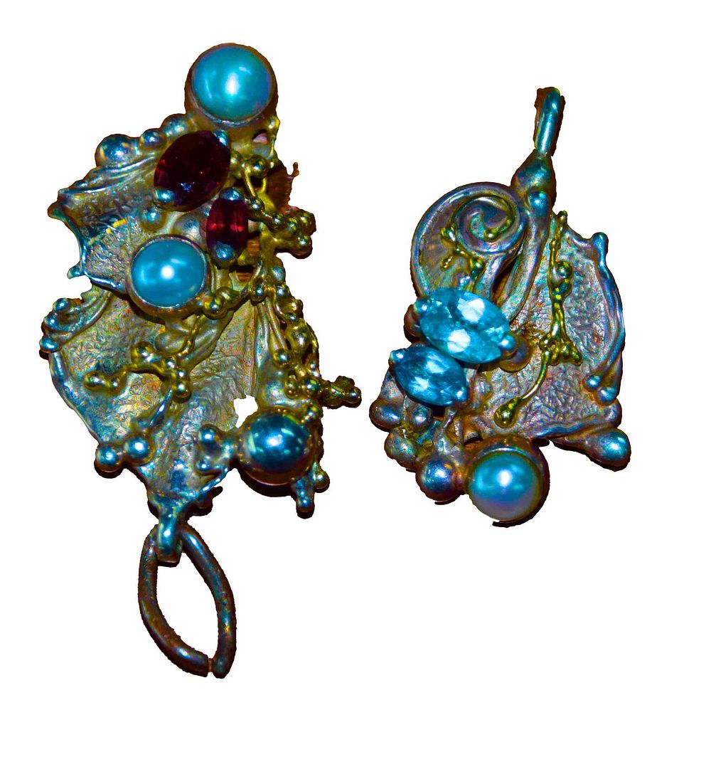 Lot 200: Jewelry Lot-Pendants