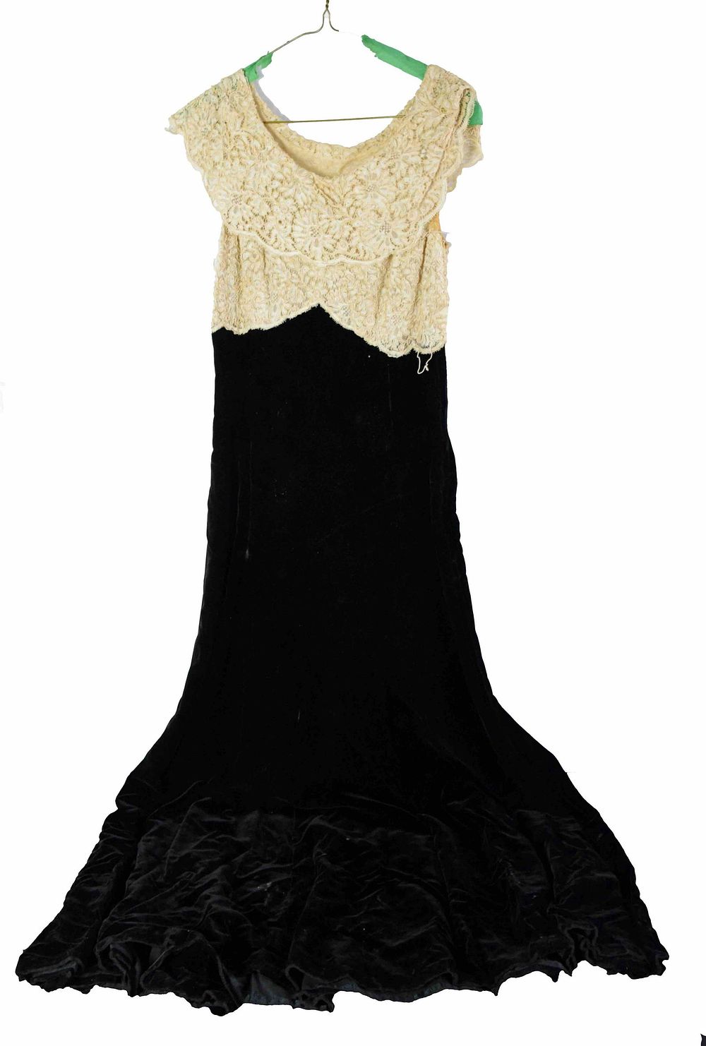 Lot 209: 1930/40 Dress Collection