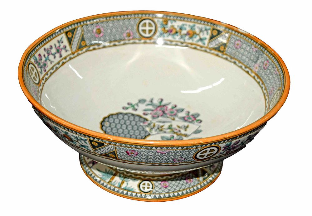 Lot 213: B.G. & W. Footed Bowl