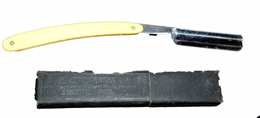 Lot 230: Shaving Razor