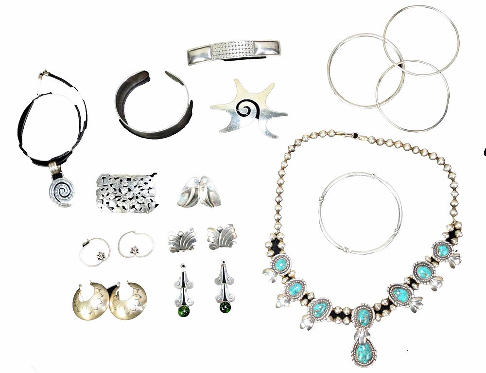 Lot 186: Mexican Silver jewelry Lot