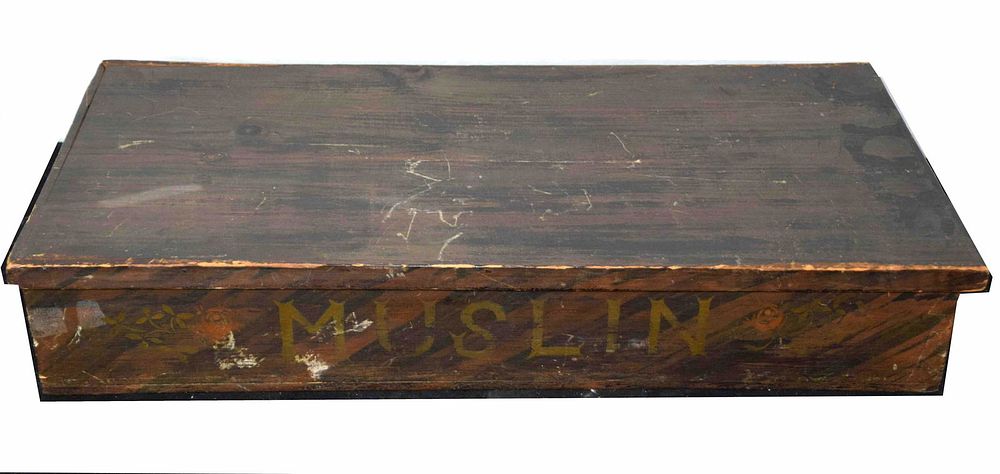 Lot 235: Muslin Box