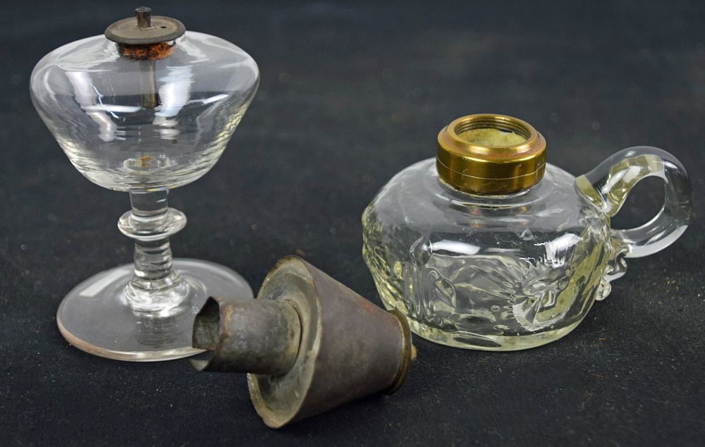 Lot 219: Scarce Miniature Lamps