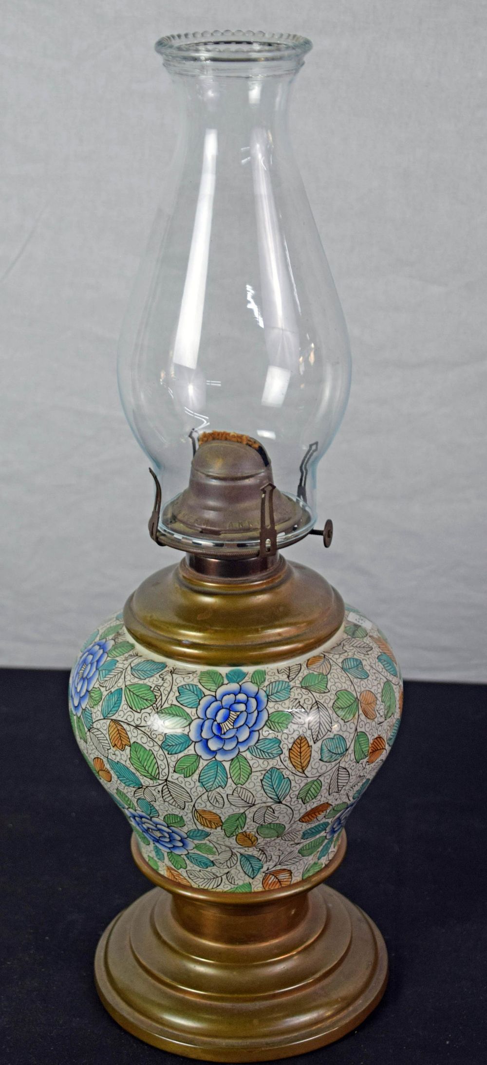 Lot 224: Vase Lamp