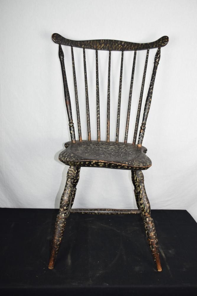Lot 264: Sponge Decorated Fanback Windsor Chair