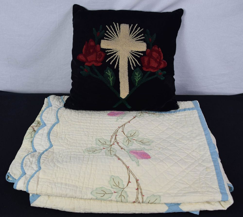 Lot 275: Early 20th Century Quilt and Pillow