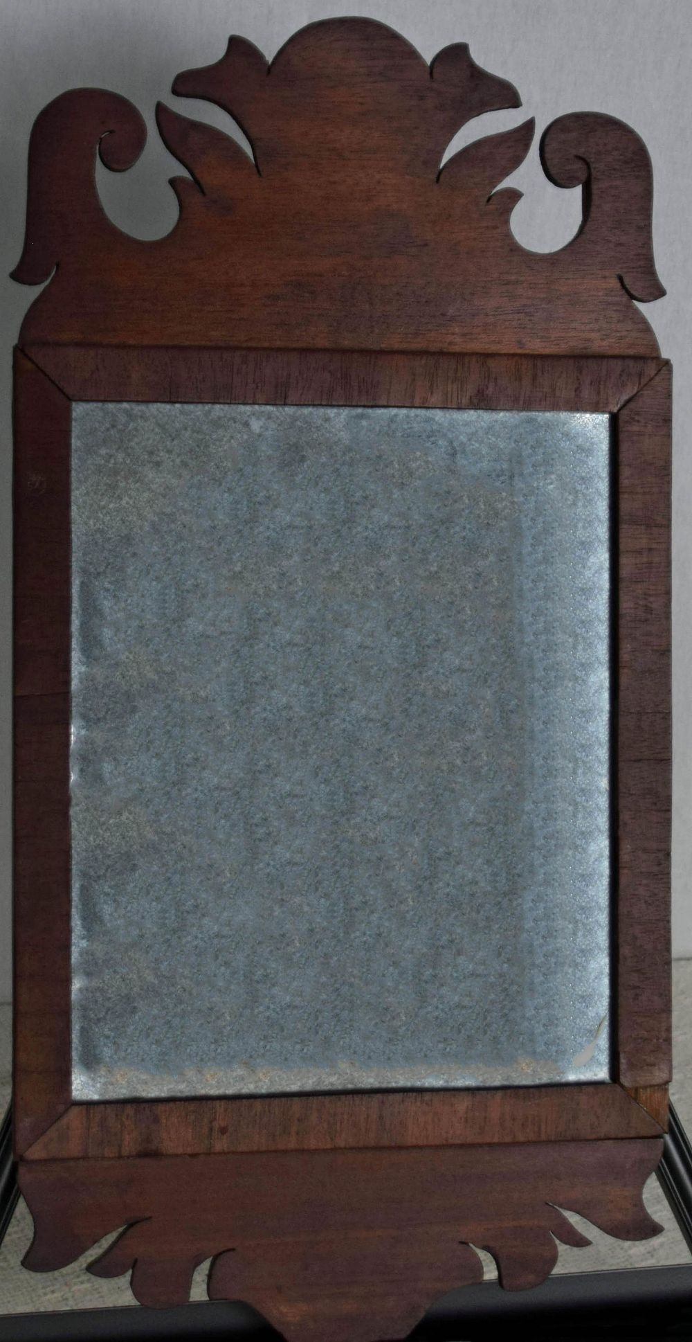 Queen Anne Mirror. Queen Anne mirror with original glass with excellent wood frame of typical 