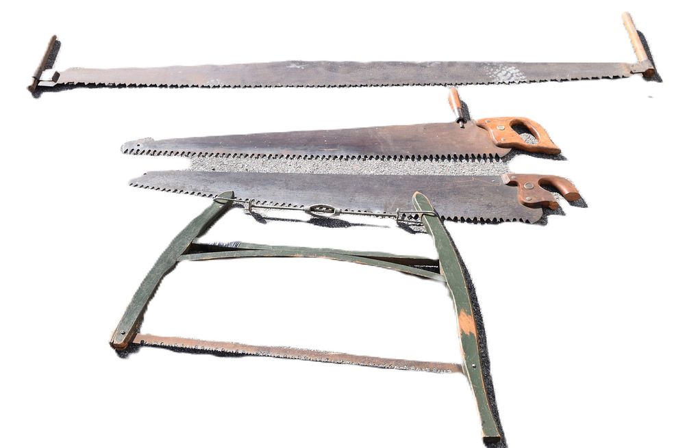 Lot 176: Antique Crosscut Saw Collection